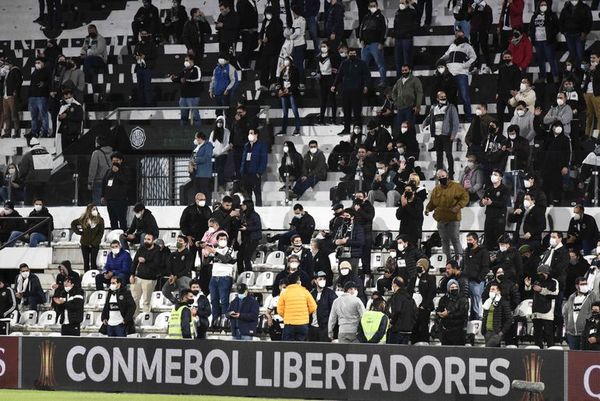 Olimpia podría investigar a hinchas que profirieron insultos racistas - Olimpia - ABC Color