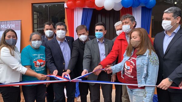 Gobierno Nacional entregó 65 viviendas a familias de Lambaré