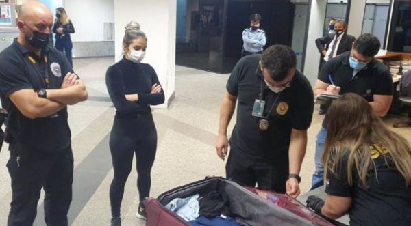 Imputan a mujer que pretendía viajar a España con carga de cocaína en su maleta