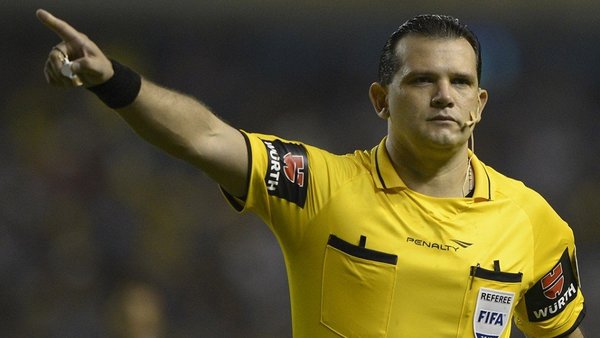 Carlos Amarilla elige al mejor árbitro paraguayo del momento