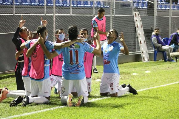 Resistencia, con goleada, a octavos - Fútbol - ABC Color