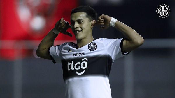 Olimpia avanza a octavos en debut de Álvaro Gutiérrez