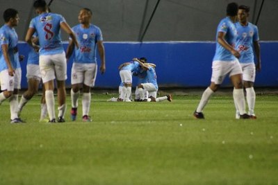 Resistencia golea a Colón de Ñemby y avanza en la Copa Paraguay