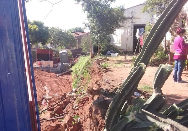Crónica / Candidato “estafador” dejó a familia sin casa