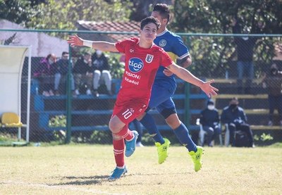 Crónica / MARCOS ROJAS. El “10” que guió a General al título