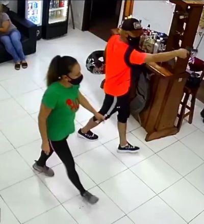 Detienen a un hombre que perpetró un asalto a un local comercial - Nacionales - ABC Color