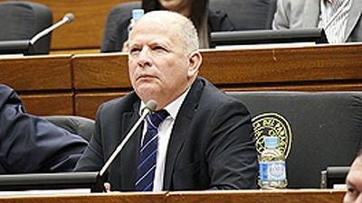 Adjudican para limpieza a firma vinculada a diputado