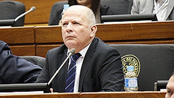 Adjudican para limpieza a firma vinculada a diputado