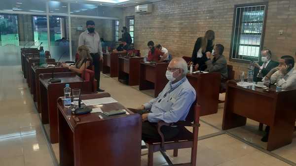Concejales de CDE desmienten que exista pedido de préstamo para pago de salarios - La Clave
