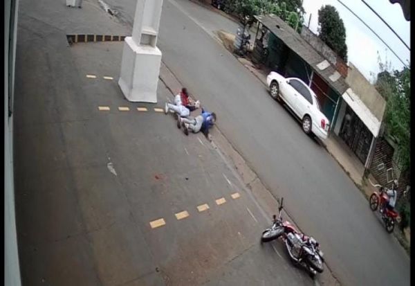 VIDEO: Choque de motocicletas dejó un fallecido y dos heridos en el barrio San Gerardo