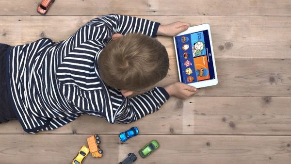 Experto pide poner límites a niños ante peligrosos "retos" en las redes