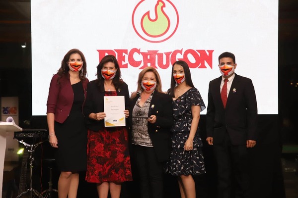 Pechugón recibe el premio “Empleador del Año 2021” | Ñanduti