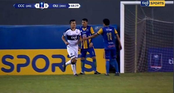 Camacho aclaró porque no saludó al jugador del Cristóbal Colón de J. Augusto Saldivar | OnLivePy