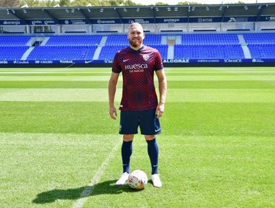 Isidro Pitta habla de su adaptación en el Huesca de España · Radio Monumental 1080 AM