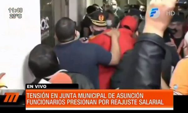 Tensión en la Junta Municipal de Asunción | Telefuturo