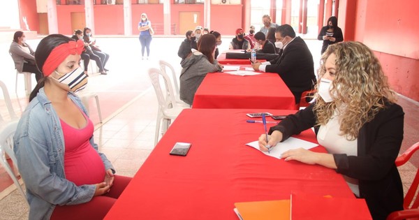 La Nación / Éxito total en feria de empleos para embarazadas de la ANR