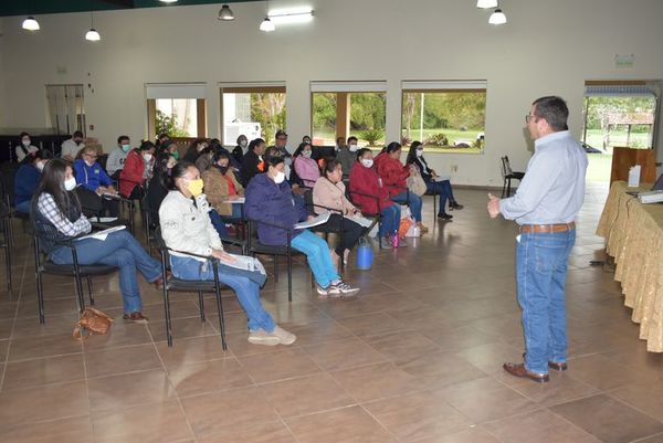 Capacitan a productores de Misiones - Nacionales - ABC Color