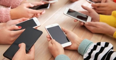 Qué hacer para que el móvil no te aleje de tus amistades ni te impida ser productivo en el trabajo - SNT