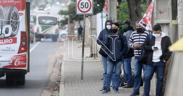 La Nación / Sedeco sumaria a ocho empresas por cobro indebido de pasaje