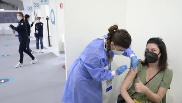 Italia hace obligatorio el pase sanitario para todos los trabajadores bajo riesgo de multas y suspensiones