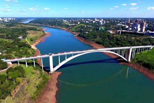 Preparan “Navidad de Aguas y Luces” entre CDE y Foz de Yguazú - La Clave