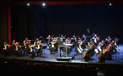 La OSN volvió al teatro a “sala llena” en modo covid - Música - ABC Color