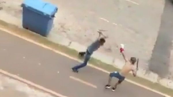 Jóvenes se pelean con machete y nunchaku en Zeballos Cué