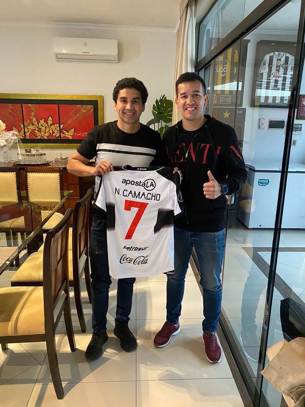 Camacho y Miranda: del no saludo a una camiseta de regalo - Olimpia - ABC Color