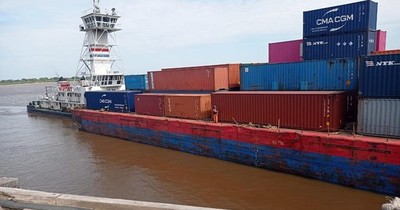 La Nación / Artículos para Navidad y fin de año no pueden llegar por la bajante del río