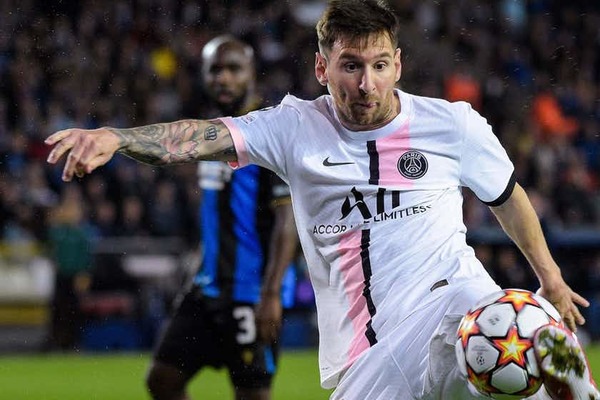 «Messi, ten piedad»: La pancarta de un aficionado del Brujas que se hizo viral