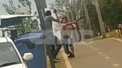 Detienen a los autores de la pelea a lo “samurái” en barrio San Francisco - Nacionales - ABC Color