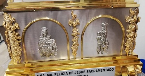 La Nación / Con música y misa, católicos esperarán reliquias de la beata