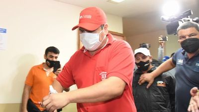 Con patoteada y maniobras buscan sanción ficta a aumento de salario