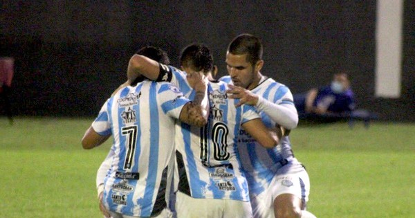 La Nación / Guaireña y el 12 también clasifican