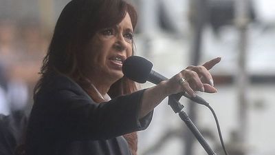 Cristina desafía a Alberto Fernández y le reclama cambiar el Gabinete