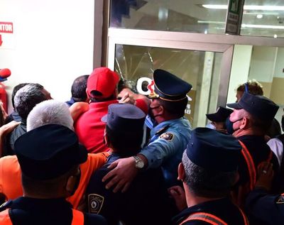 Oficialistas dejaron sin quorum la sesión para no tratar aumento de salarios en la Municipalidad de Asunción - Nacionales - ABC Color