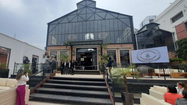 Abren majestuoso centro de eventos en una histórica fábrica