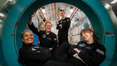 Tripulación civil realiza primeros estudios en el espacio