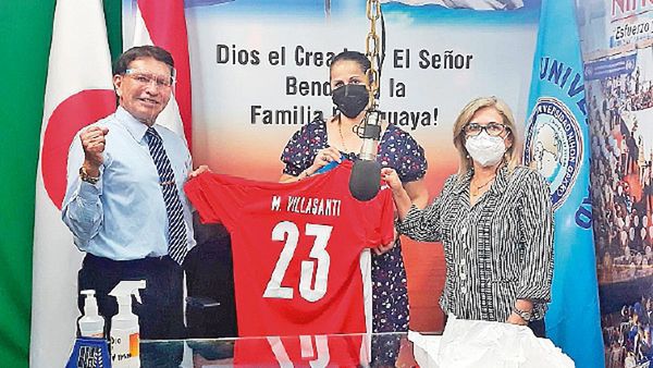 Mathías Villasanti honra a su ex colegio
