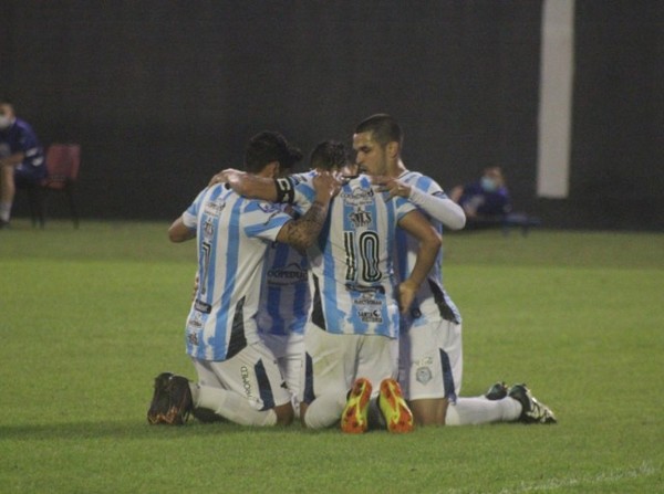 Guaireña y 12 de Octubre siguen en la Copa Paraguay - .::Agencia IP::.
