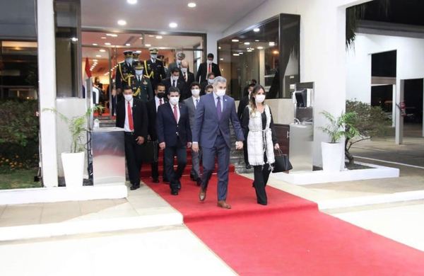 Presidente Abdo Benítez viajó a México para participar de cumbre de la Celac - .::Agencia IP::.
