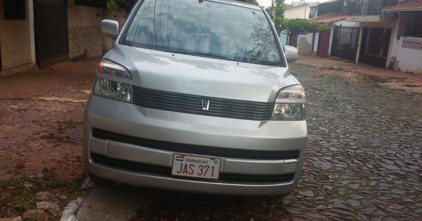 Malvivientes se alzan con camioneta en San Lorenzo