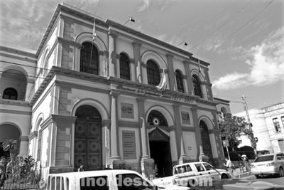 Titular de la SET recuerda que gastos de supermercado no son deducibles y advierte que no permitirá descargarlos del IVA