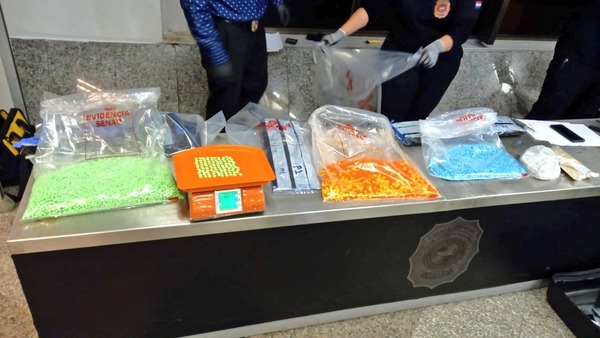 INCAUTAN MÁS DE 35.000 PASTILLAS DE ÉXTASIS EN EL AEROPUERTO