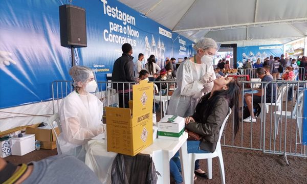 Realizan test de Covid-19 masiva en acceso a Foz de Yguazú, pero no es obligatorio