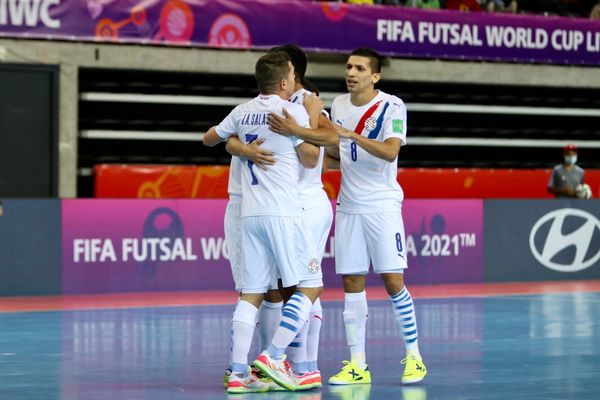 Paraguay se reivindica y vence a Angola