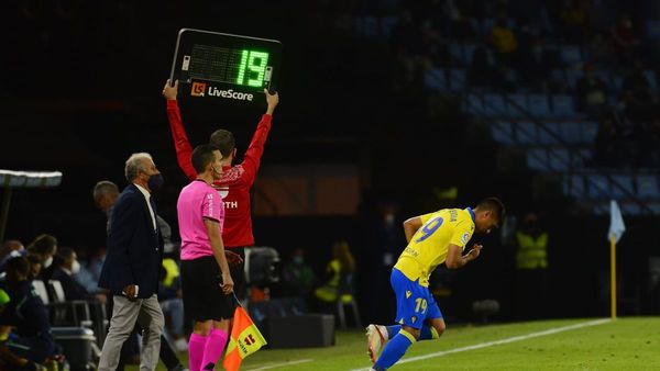 Santiago Arzamendia debuta con triunfo en España