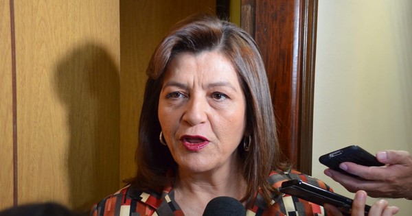 La Nación / Blanca Ovelar asegura triunfo de la ANR en los 13 distritos de Concepción