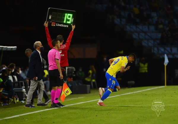 Santiago Arzamendia debuta con triunfo en el Cádiz