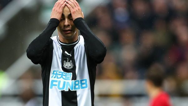 Newcastle de Miguel Almirón no pasa del empate ante Leeds